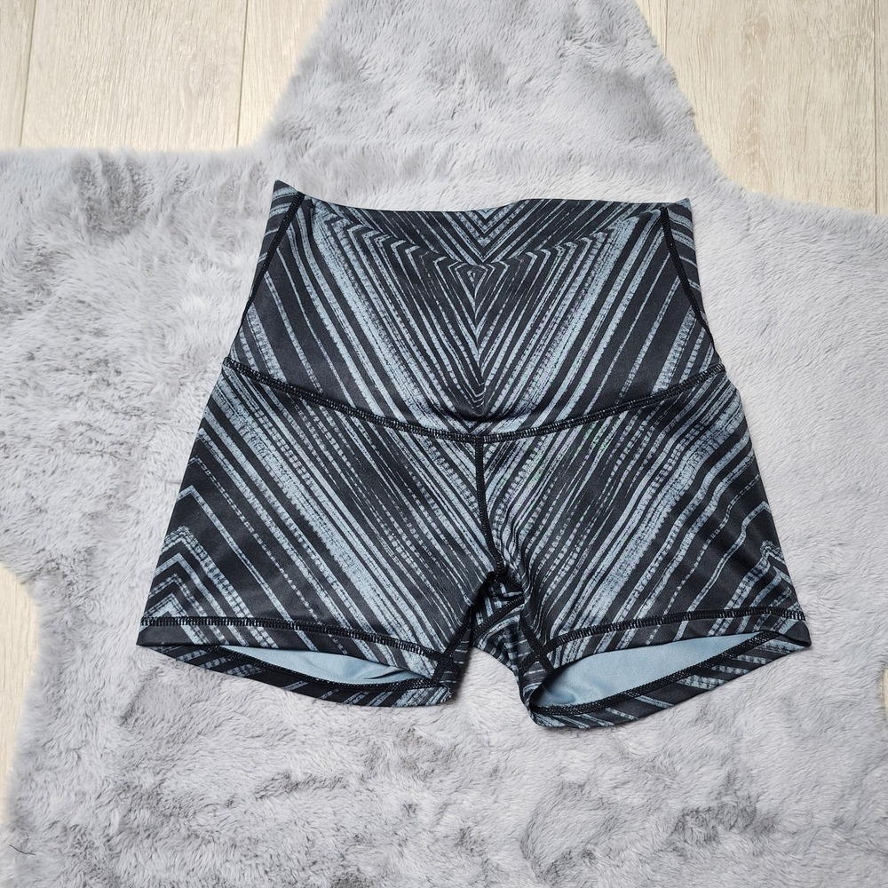 Prana Geometric Chevron Stripe High Rise Athletic Yoga Shorts Black Gray Size S